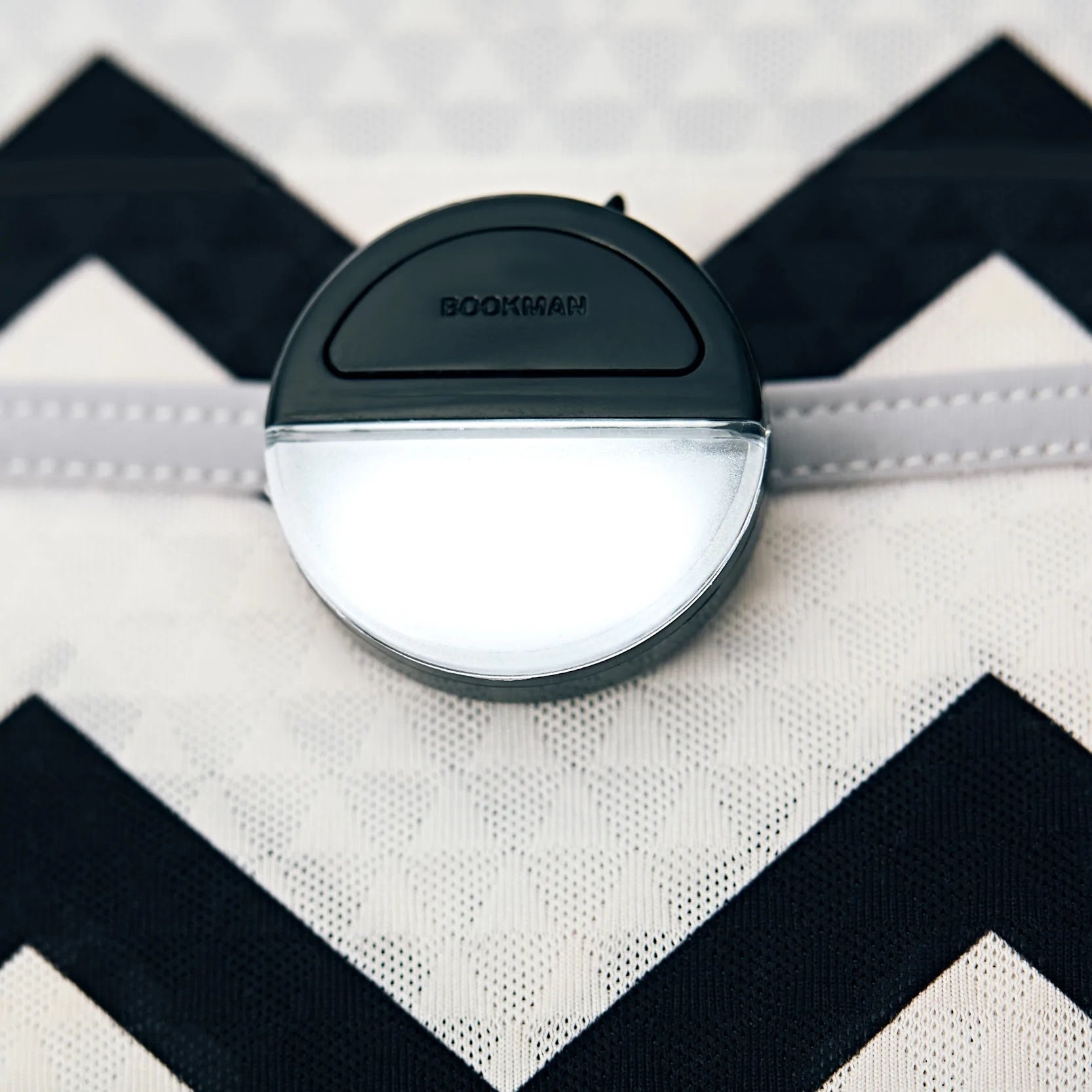 Bookman Urban Visibility Wearable Light - Eclipse Black - FERAL