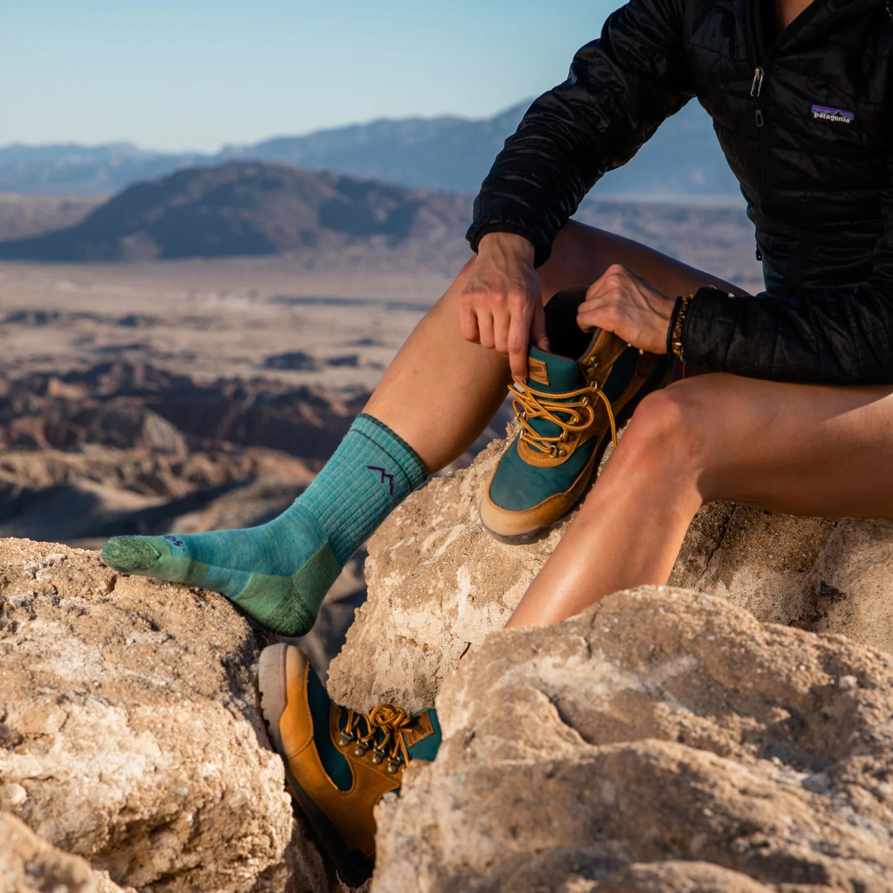 Darn Tough Women's Hiker Micro Crew Midweight with Cushion Socks