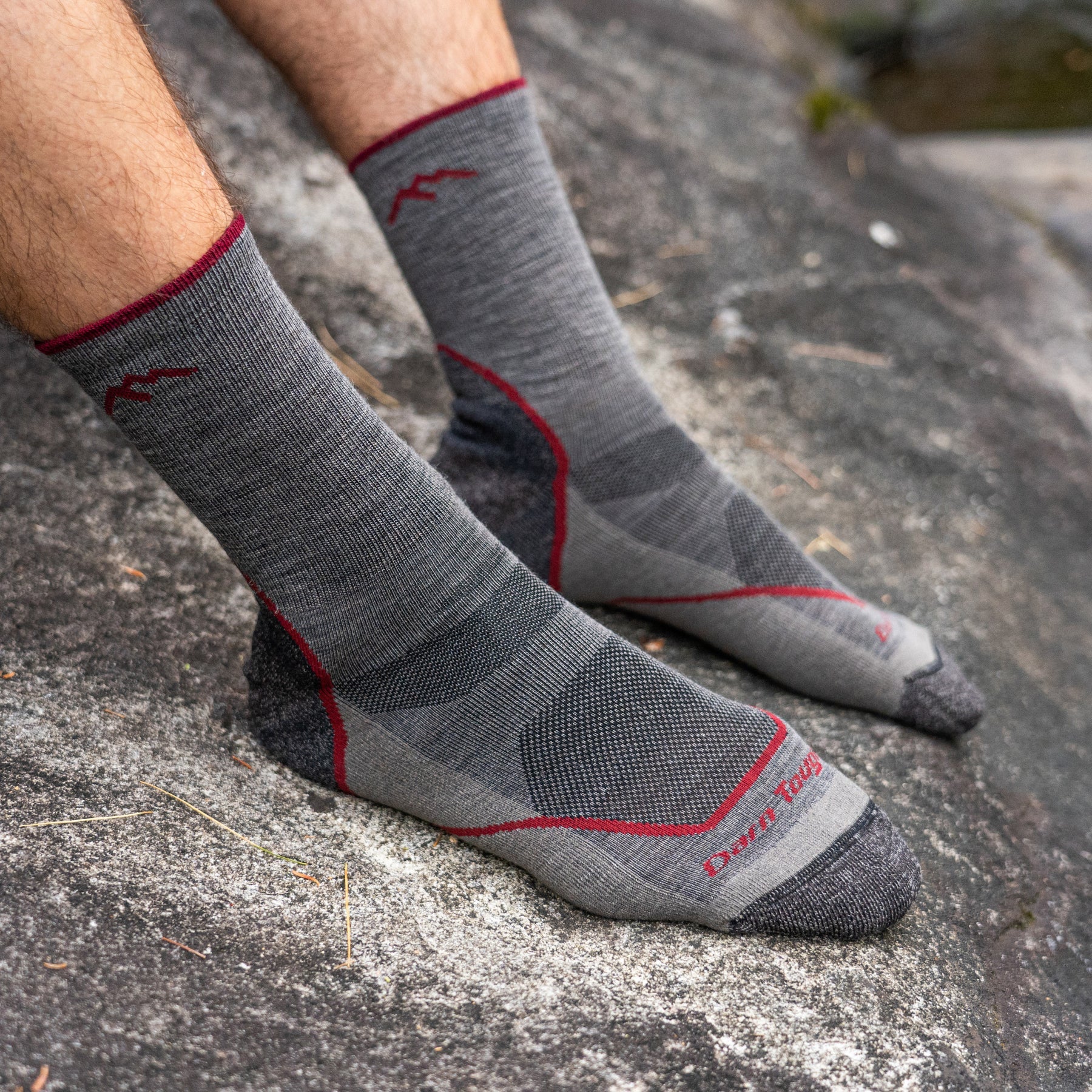 Darn Tough Light Hiker Micro Crew Lightweight with Cushion Socks