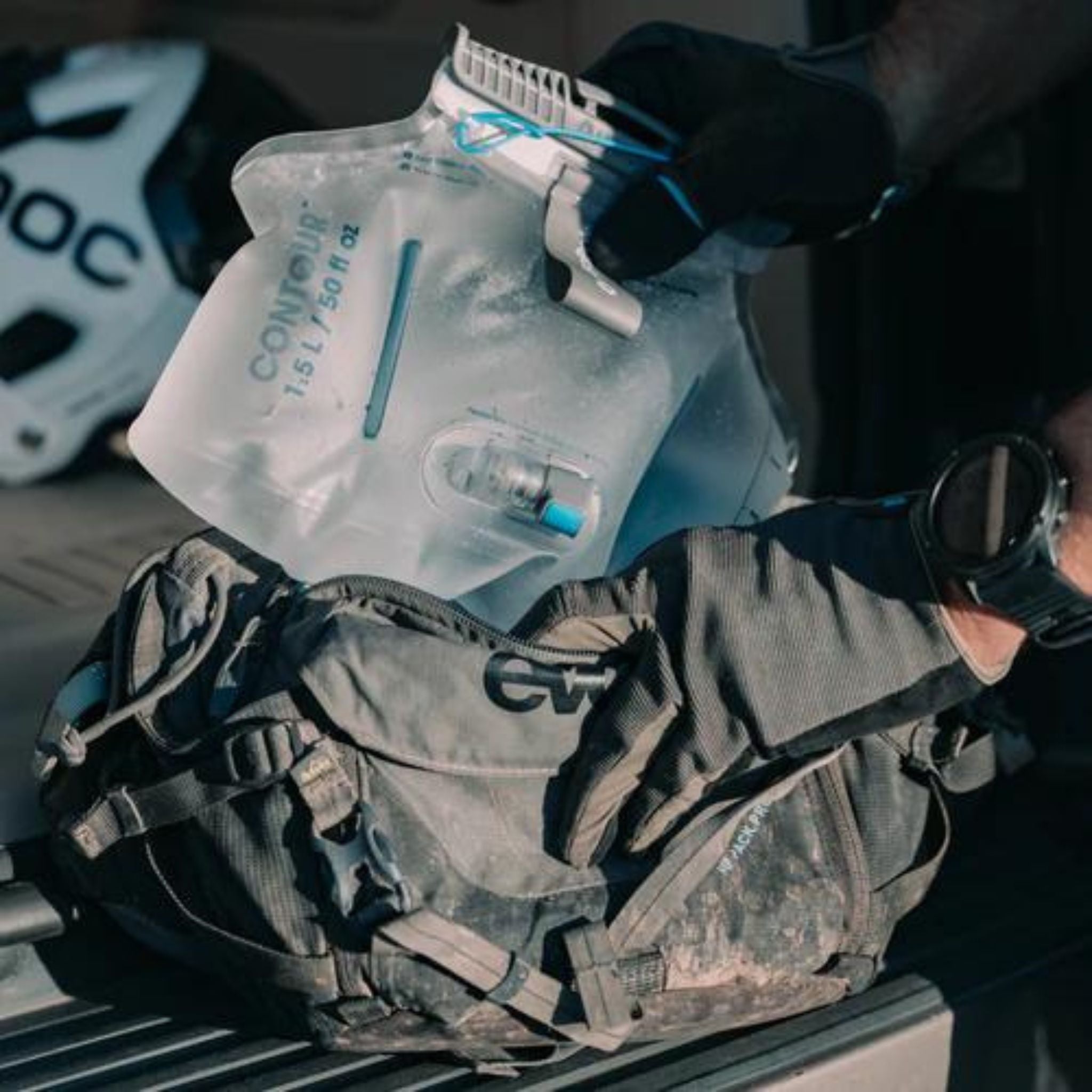 HydraPak Contour Hydration Reservoir - FERAL