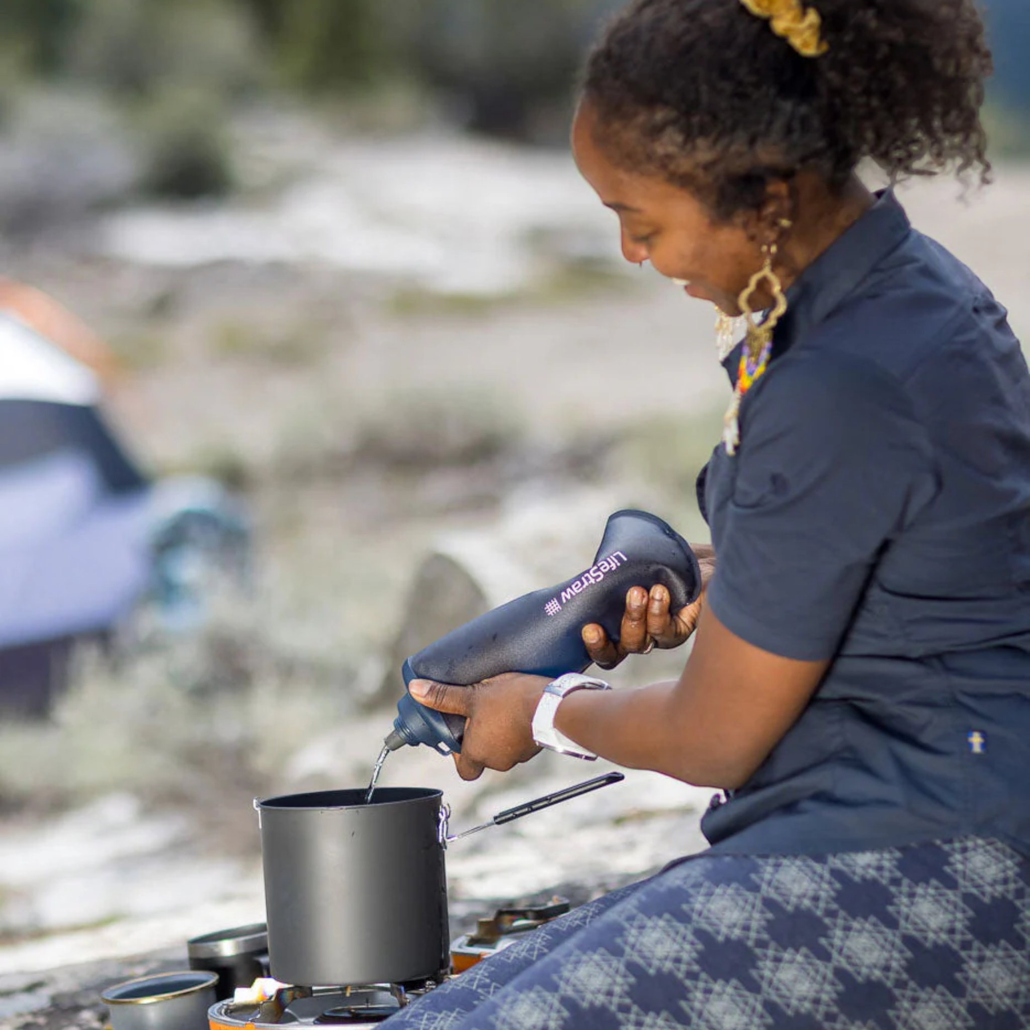 LifeStraw Peak Series Collapsible Squeeze 650 mL Bottle With Filter - FERAL