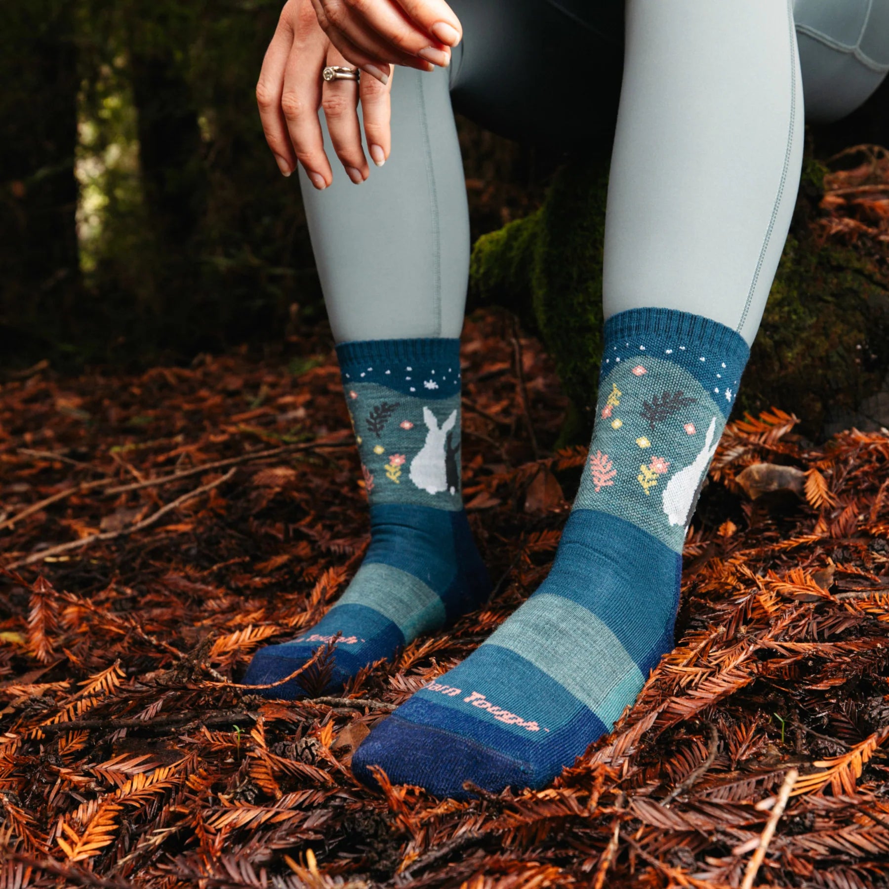 Darn Tough Women's Critter Club Micro Crew Lightweight with Cushions Socks
