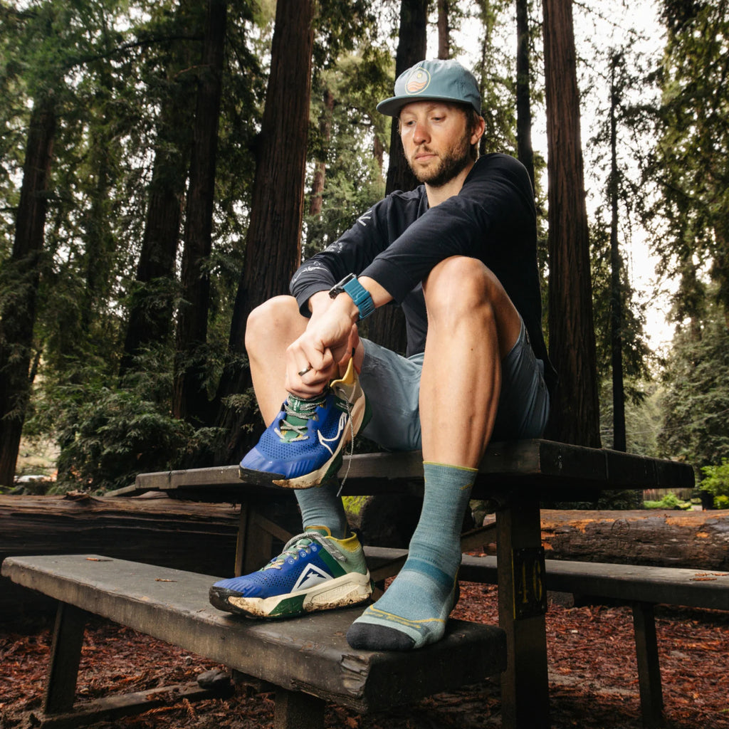 Darn Tough Light Hiker Micro Crew Lightweight with Cushion Socks