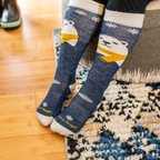 Darn Tough Kids' Polar Bear Over-the-Calf Midweight Ski & Snowboard Sock - FERAL