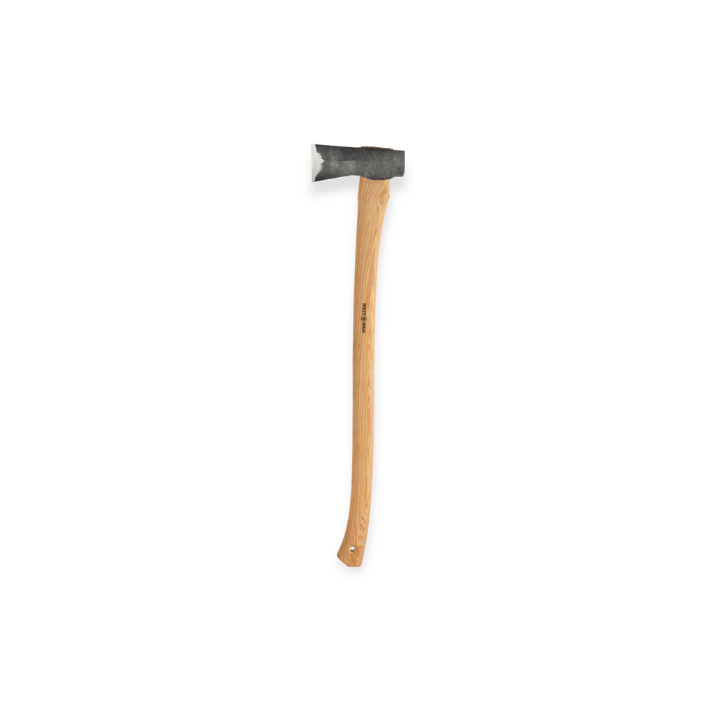 Splitting axe with a wooden handle by Hults Bruk with a hole near the end of the handle.