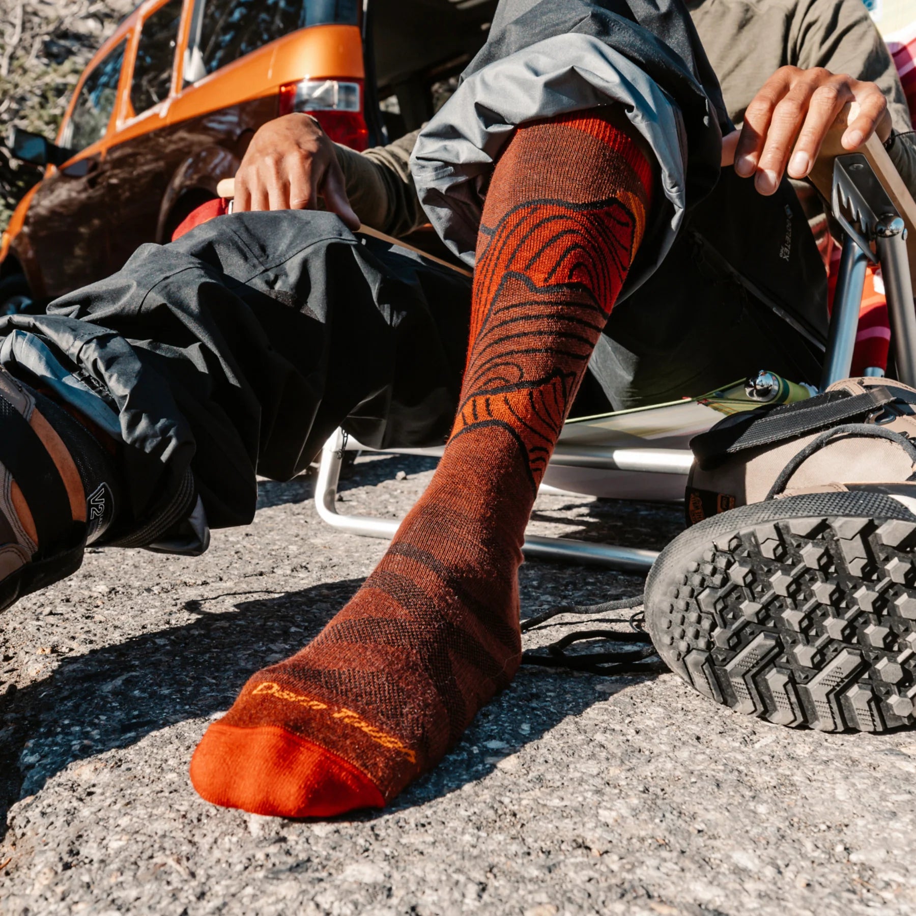 Darn Tough Men's Titan Over-the-Calf Lightweight Ski Socks - FERAL