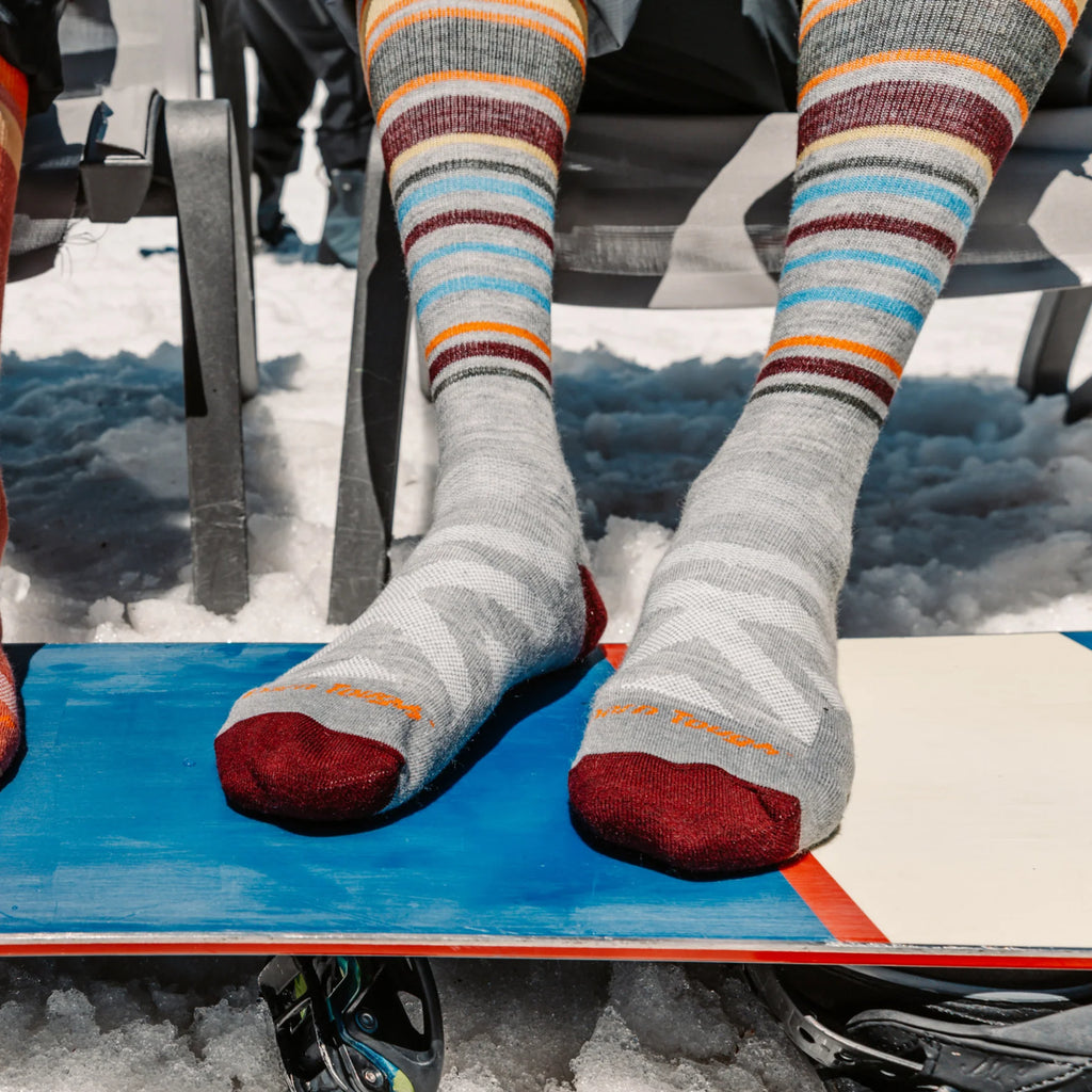 Darn Tough Men's Snowpack Over-the-Calf Midweight With Cushion Ski Socks - FERAL