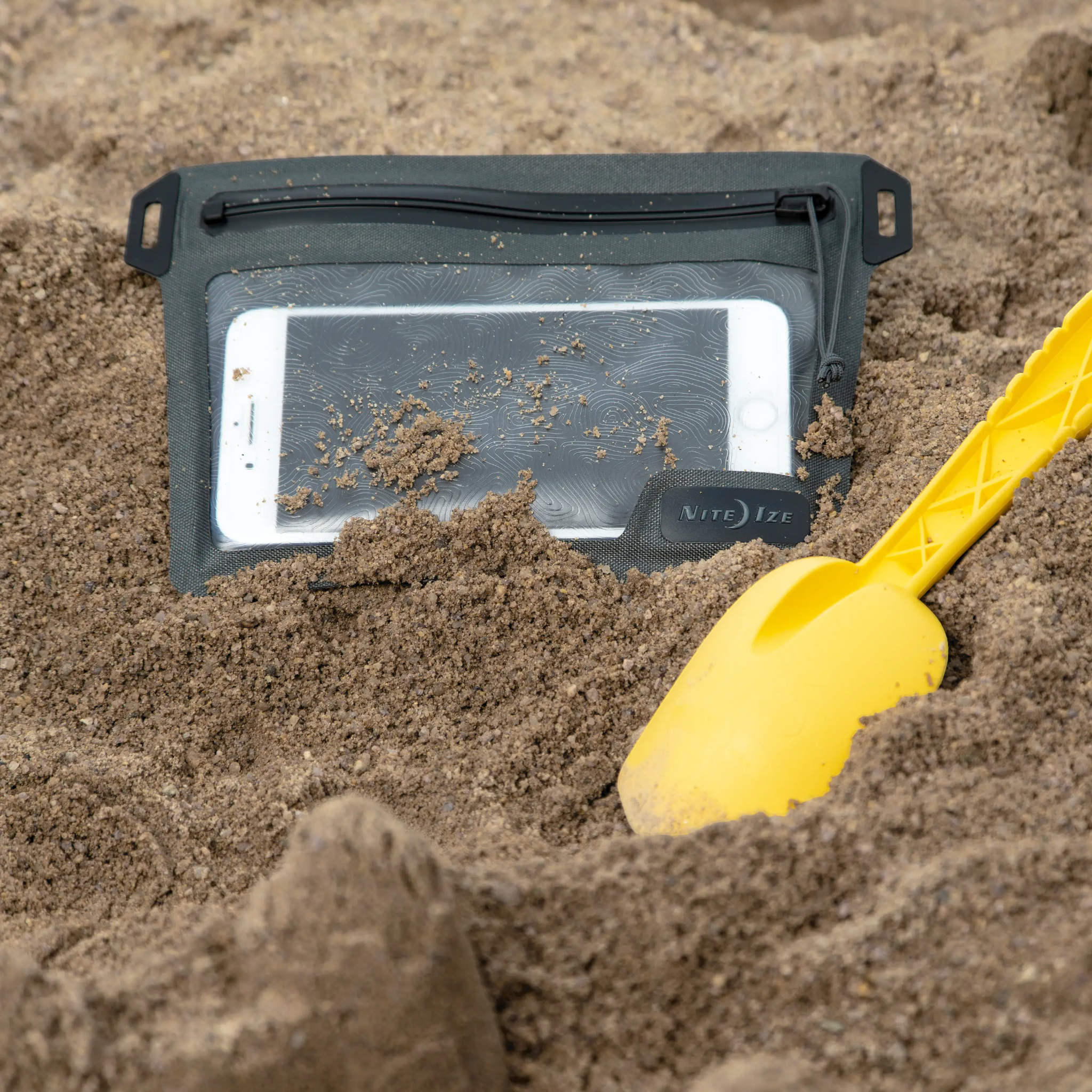 Nite Ize RunOff Waterproof Pocket - FERAL