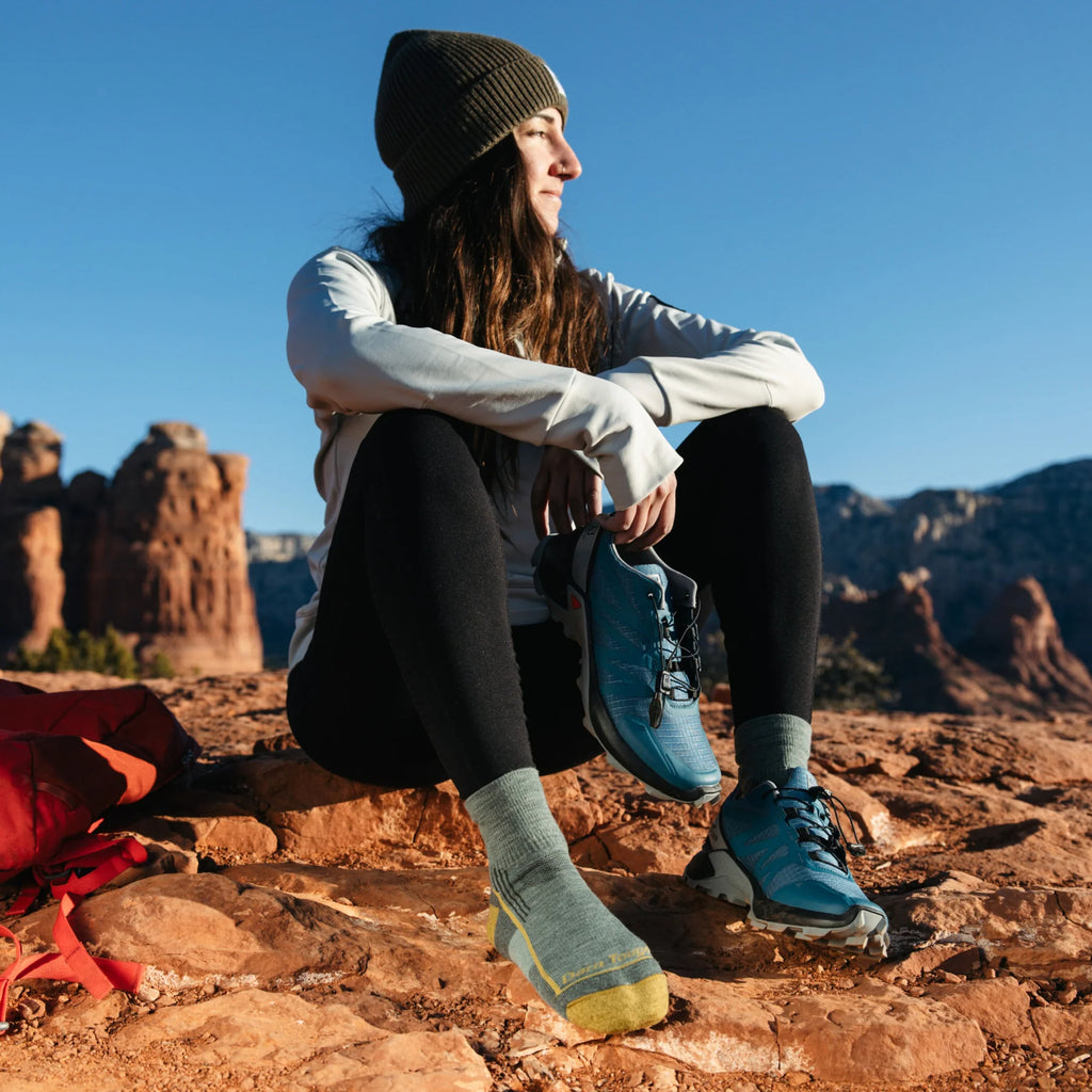 Darn Tough Women's Hiker Quarter Midweight With Cushion Hiking Socks