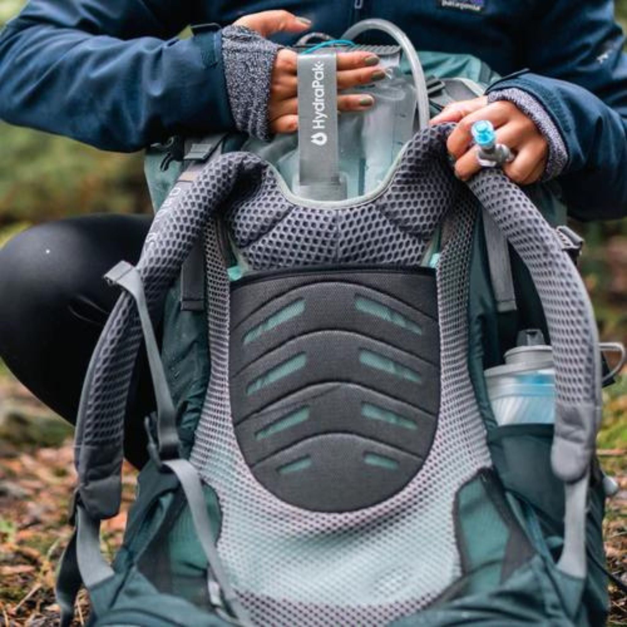 HydraPak Contour Hydration Reservoir - FERAL