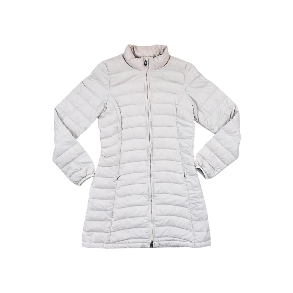 Cream insulated parka by Patagonia with a zippered closure and quilted pattern.